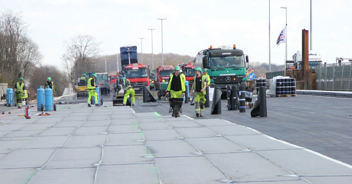Aswebo construit des ponts étanches deux fois plus vite grâce à la Mini ...