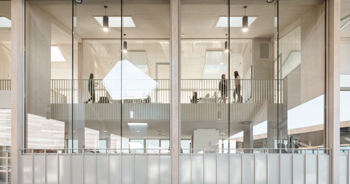 Huust Belgian Building Awards: kantoorgebouw met een huiselijk kar